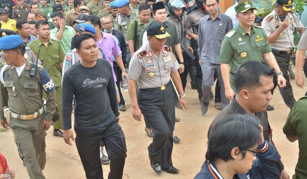 Walikota Jambi Syah Fasha dan rombongan, saat keliling pucuk